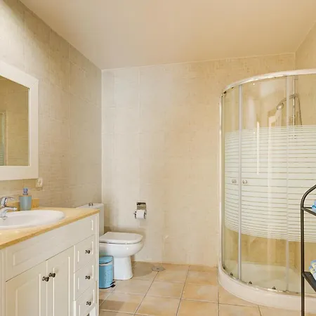 Semesterbostad Men Men