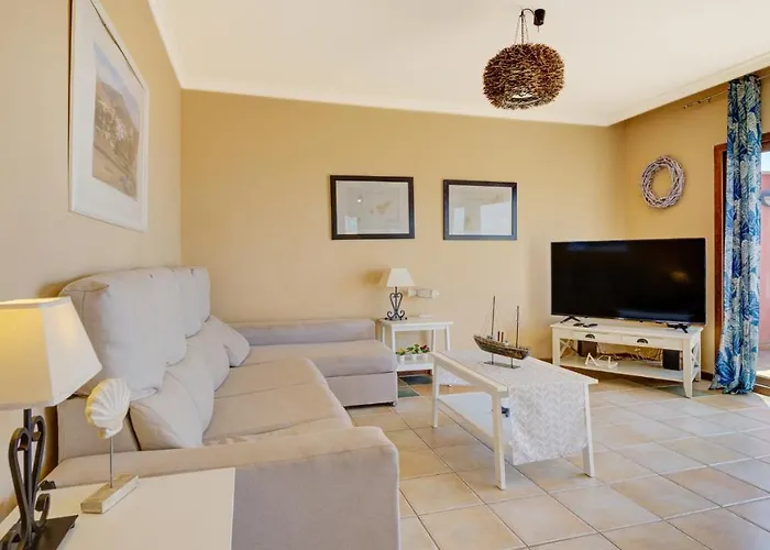 בית נופש Men Men