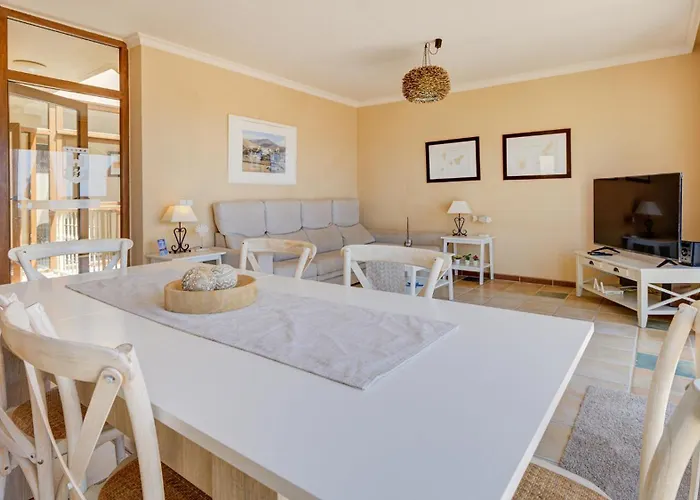 בית נופש Men Men